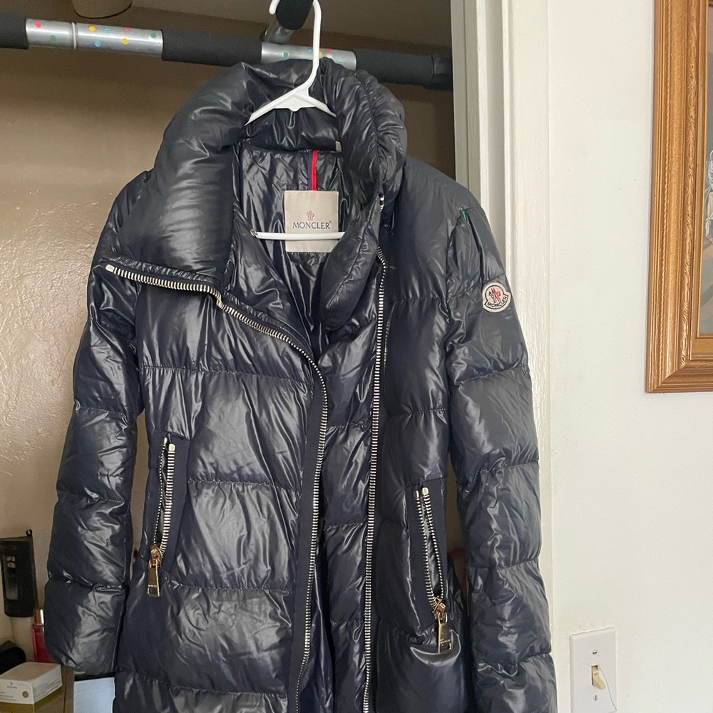 MONCLER Women’s black puffer jacket 1